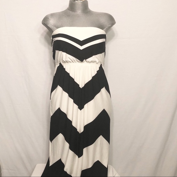 Mm Mm Mm Dresses & Skirts - MmMmMm strapless maxi dress